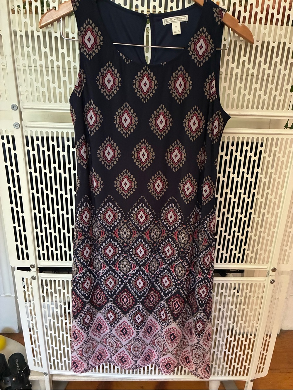 Dana Buchman Navy and Pink Sleeveless Printed Shift Dress with Geometric Motif